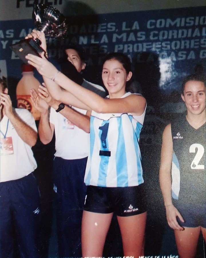 Nizetich creció con la celeste y blanca puesta: a los 15 debutó en el seleccionado de menores y dos años más tarde ya jugaba en el mayor. Foto Instagram @yasnizetich