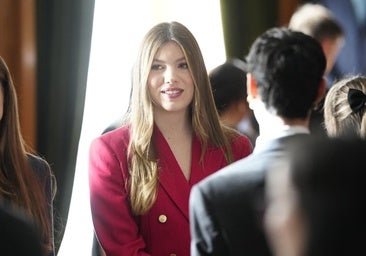 La infanta Sofía vuelve a ser la mejor vestida: guapísima de rojo en las audiencias de los Premios Princesa de Asturias