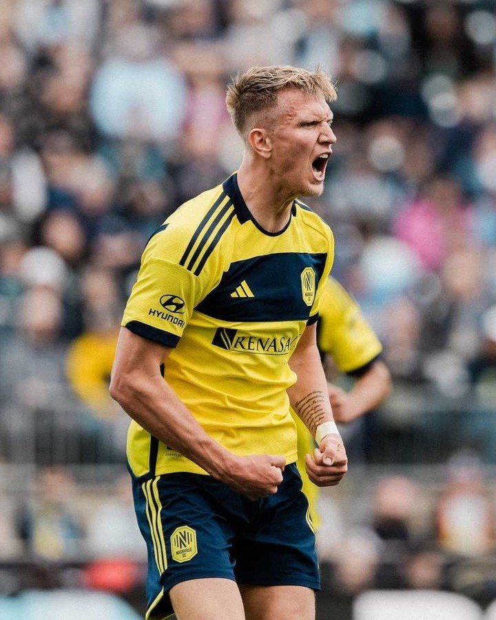 Sam Surridge, garra y gol con la camiseta más boquense de la MLS.