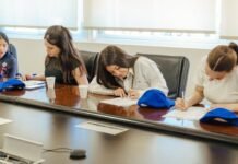 “Transición de la escuela al mundo del trabajo”: la Municipalidad y 20 empresas ofrecieron talleres sobre inserción laboral