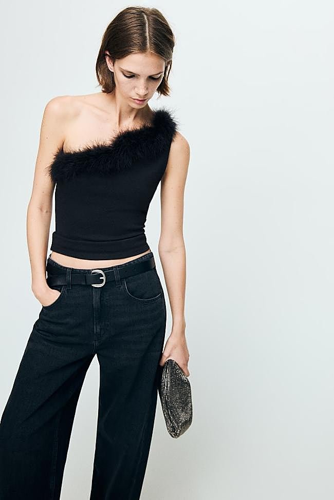 Top negro de Mango (22,95 euros)