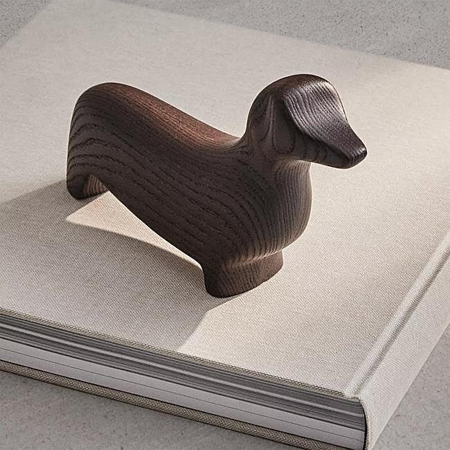 Figura de madera de la colección de Vincent van Duysen x Zara Home.