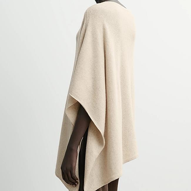Poncho de cachemir de Bompard, 340 euros.