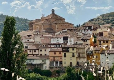 La villa cerca de Madrid que parece la Toscana: una princesa encerrada en palacio y su famosa feria apícola