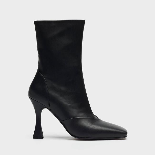 Botines negros de MIM, 69,99 euros.