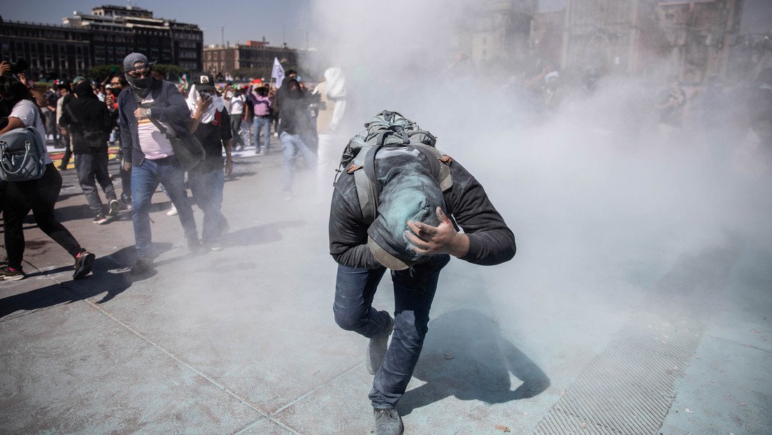 VIDEOS BRUTALES: Manifestantes ensangrentados tras choques con la Policía en México