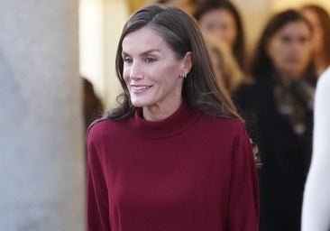 La reina Letizia rescata de su armario su vestido de Massimo Dutti más favorecedor en los Premios de Innovación y Diseño
