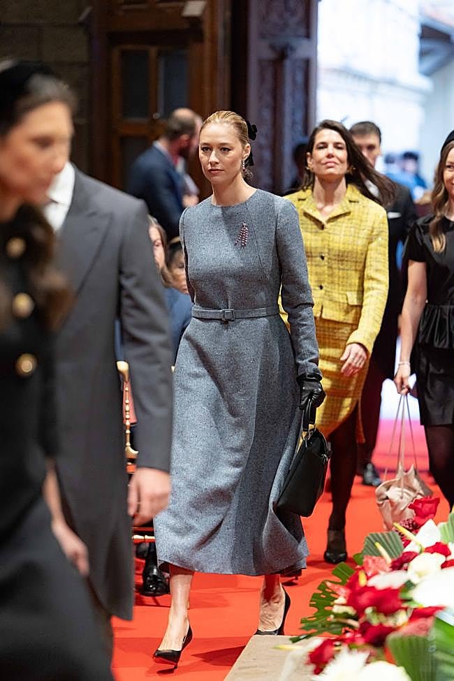 Beatrice Borromeo en su llegada a la iglesia.