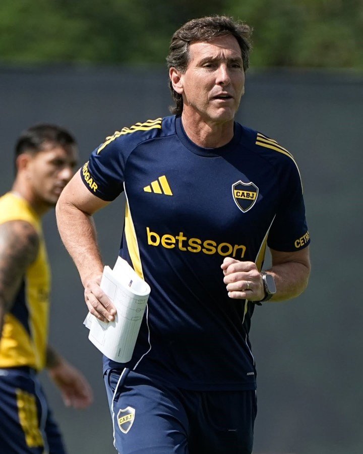 Claudio Úbeda en acción durante una práctica de Boca en Ezeiza.