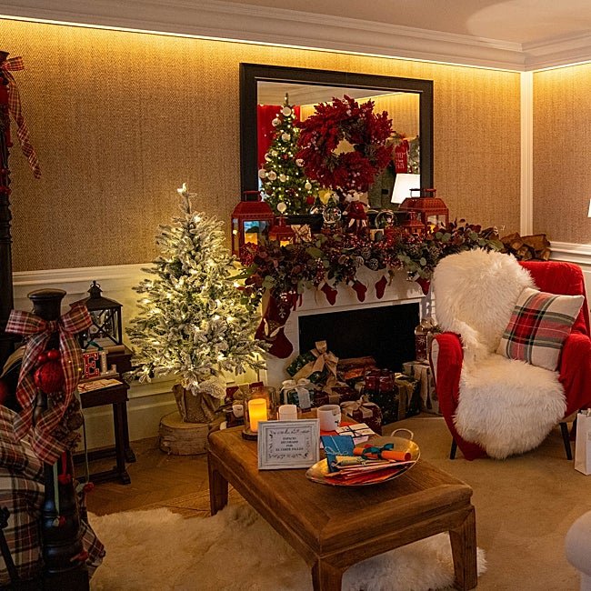 Así de coqueta y acogedora es la Casita de Papá Noel en este lujoso hotel madrileño.