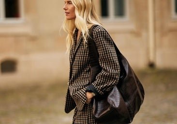 La guía definitiva para combinar la falda de cuadros y acertar: así la llevan las chicas más elegantes de Instagram