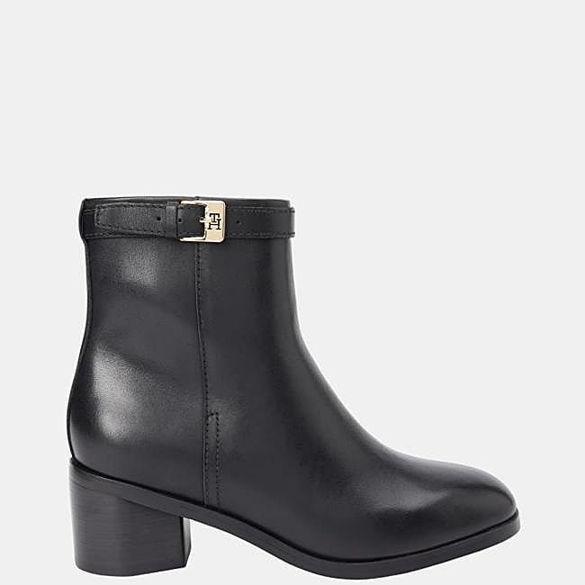 Botines negros de tacón medio de Tommy Hilfiger, 169,99 euros.