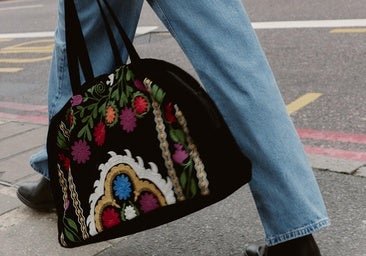 Los bolsos de terciopelo que conquistarán todos los armarios de invierno