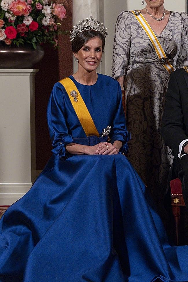 La reina Letizia en la cena de gala en Dinamarca.