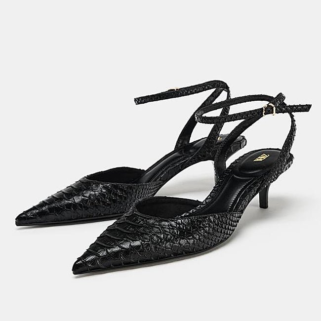 Zapatos negros de Zara (39,99 euros)