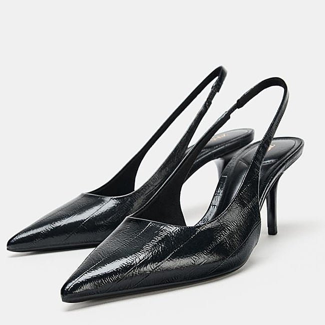 Zapatos negros de Zara (29,95 euros)