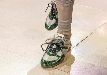Todas quieren unas sneakers con estampado de serpiente: las más bonitas de la temporada