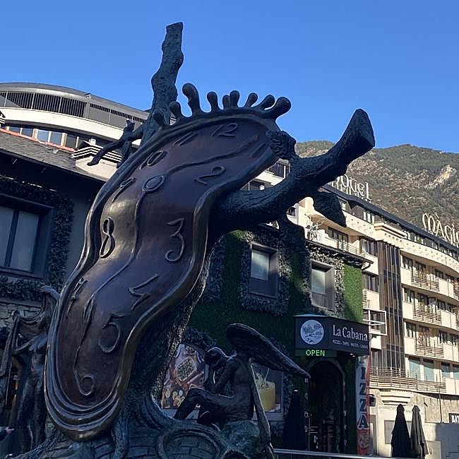 Escultura La Nobleza del Tiempo, Salvador Dalí, Andorra La Vella
