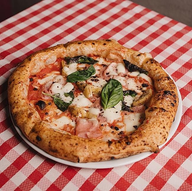 Una de las pizzas de Toto e Peppino, el restaurante italiano favorito de los famosos en Madrid.