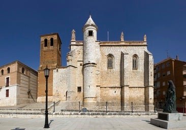 La villa que no puede faltar en tu ruta por Valladolid: un histórico tratado, un monasterio y el triste destino de una reina