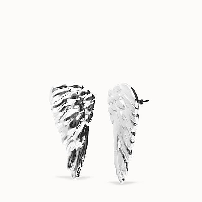 Alas plateadas escultóricas de UNOde50, 90 euros.