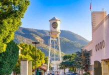 Trump sugiere vender CNN como parte del acuerdo de compra con Warner Bros