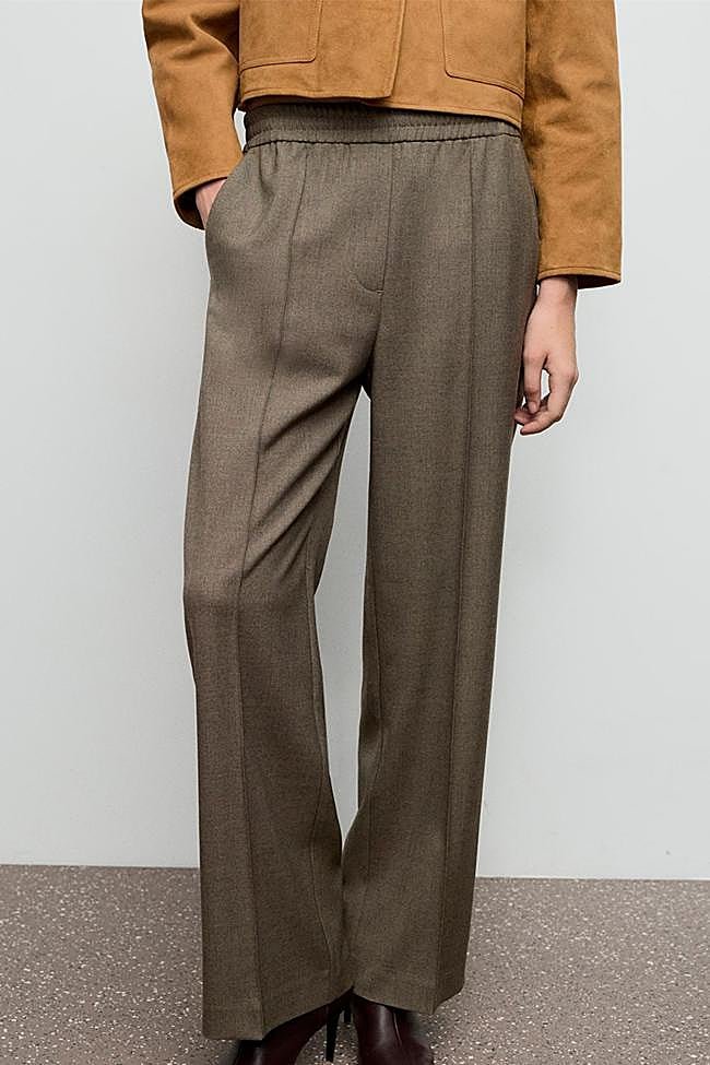 Pantalón cintura elástica de Mango.