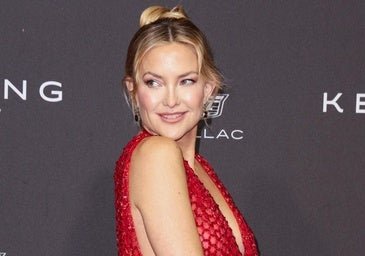 Vestidos rojos que rejuvenecen tu imagen a los 50: todas las opciones que necesitas en tu armario