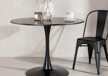 Esta mesa de H&M Home es un tesoro deco: inspirada en un mueble icónico y agotada en tienda