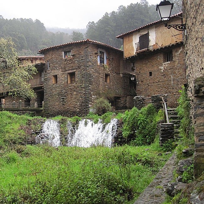 En Robledillo de Gata hay cascadas y arroyuelos.