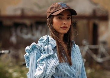 Estas son las blusas de entretiempo más elegantes para llevar a la oficina