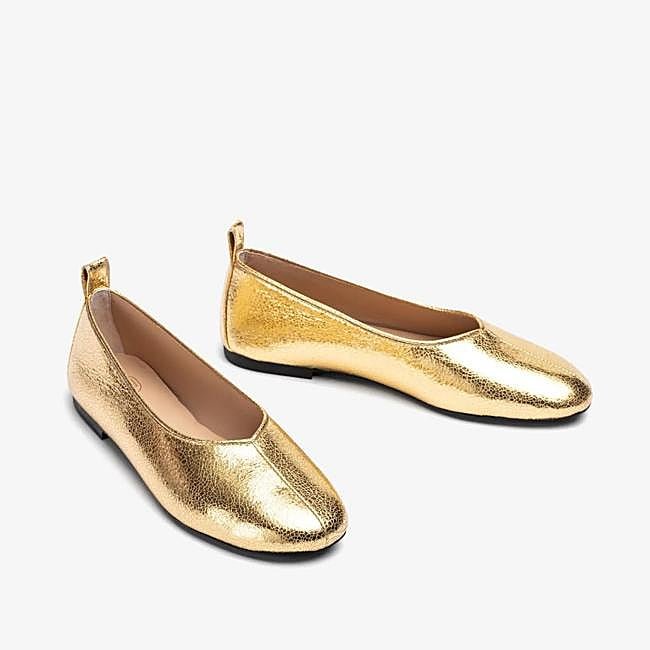 Bailarina con detalle de costura (109,90€)