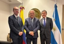 Fortaleciendo Vínculos con las autoridades de Colombia