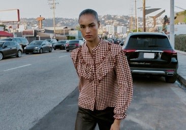 Dile adiós a las camisas blancas: este invierno apuesta por los diseños con estampado vichy