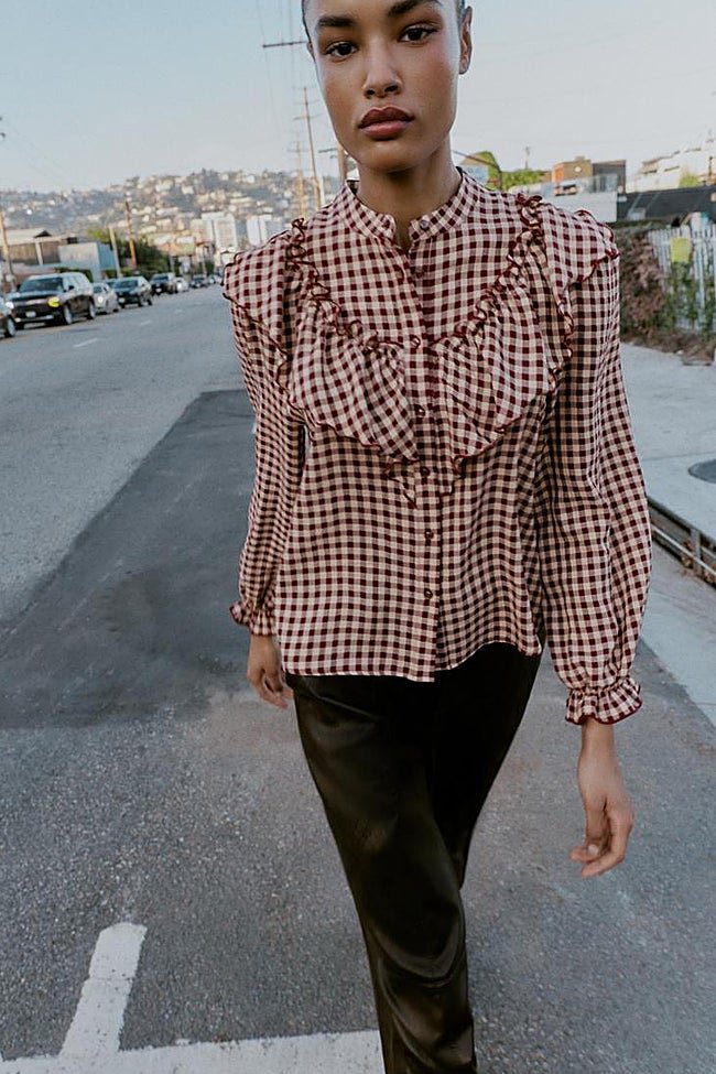 Camisa con estampado de cuadros de Zara (29,99 euros)