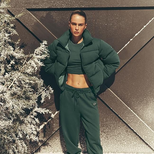 Mujer con unos abdominales perfectos.