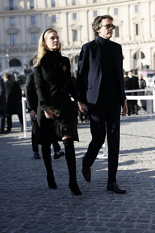 Natalia Vodianova llegando al funeral en Roma.
