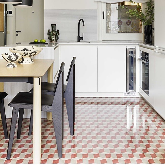 Cocina abierta diseñada por Pia Capdevila Interiorismo.