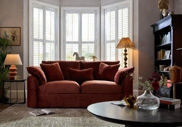 Lámparas escogidas y luz de ambiente: cómo iluminar bien tu casa en invierno para no echar de menos el sol