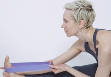 Yoga de dedos, el secreto mejor guardado para desarrollar unas piernas fuertes a los 50