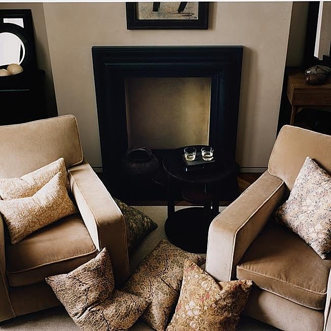 Fundas de cojín de la colección Morris&Co. x Zara Home.