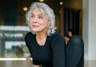 Caminar sobre cuerda, el sorprendente ejercicio que mejor mide tu equilibrio a los 50