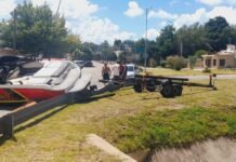 Accidente en el acceso a Carlos Paz por una lancha que se soltó