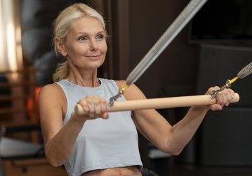 Cómo hacer el swimming de Pilates a los 50 para fortalecer core, endurecer glúteos y mejorar silueta