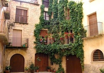 Este es el pueblo medieval más bonito de la Toscana española: calles empedradas, casas solariegas y literatura latinoamericana