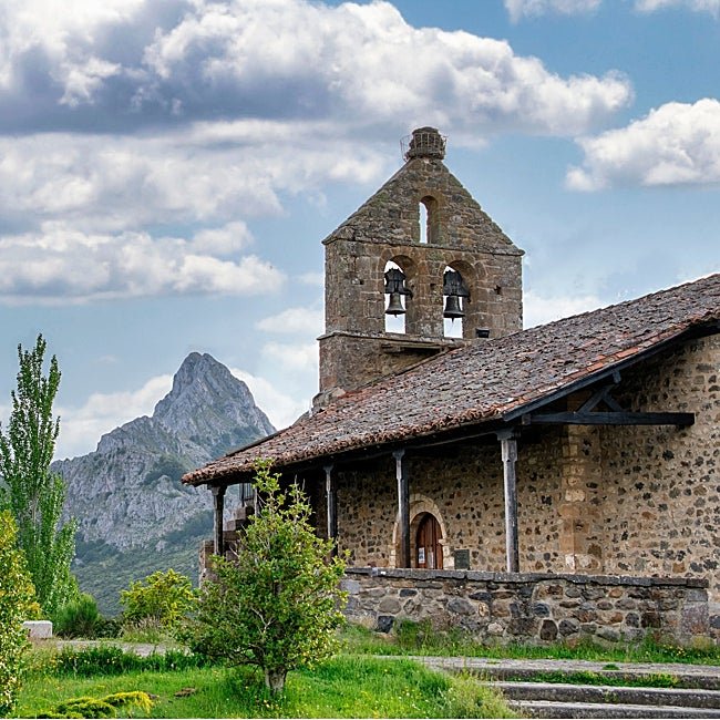 La iglesia de Nuestra Señora del Rosario se salvó de perecer bajo las aguas.