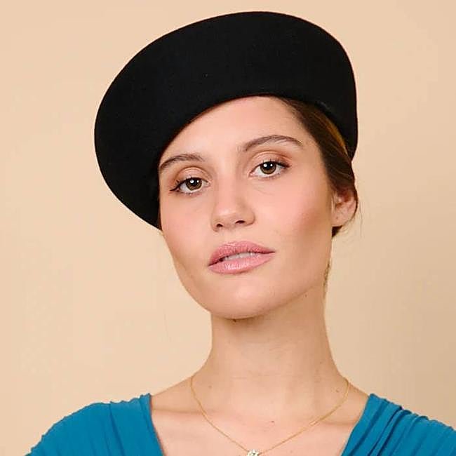 Tocado Pillbox Misha Negro (120€)