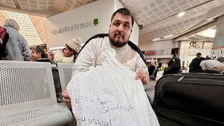 "Nos pararon solamente por el color de piel": mexicano deportado de EE.UU. queda varado ante la narcoviolencia