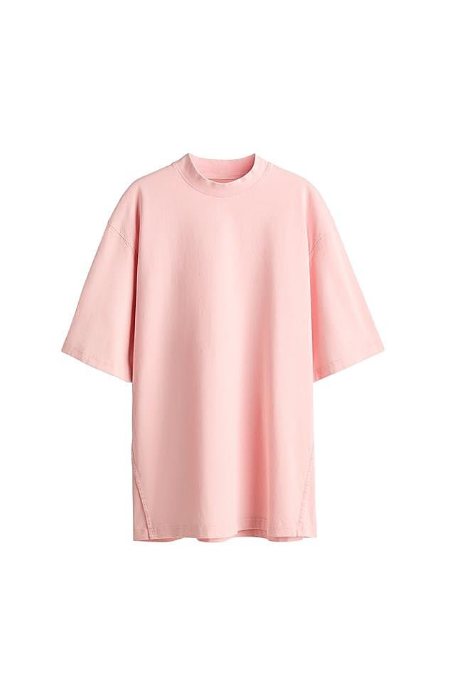 Camiseta en color rosa de H&M Studio.