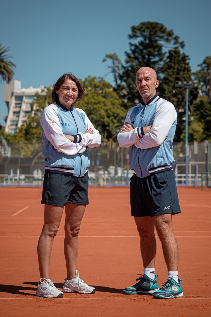 "Mariano puede aportar de muchas maneras. Tenerlo a mi lado es muy lindo, me hace sentir protegida, por decirlo de alguna manera", dijo Suárez sobre Hood, su sub capitán. Foto Prensa AAT